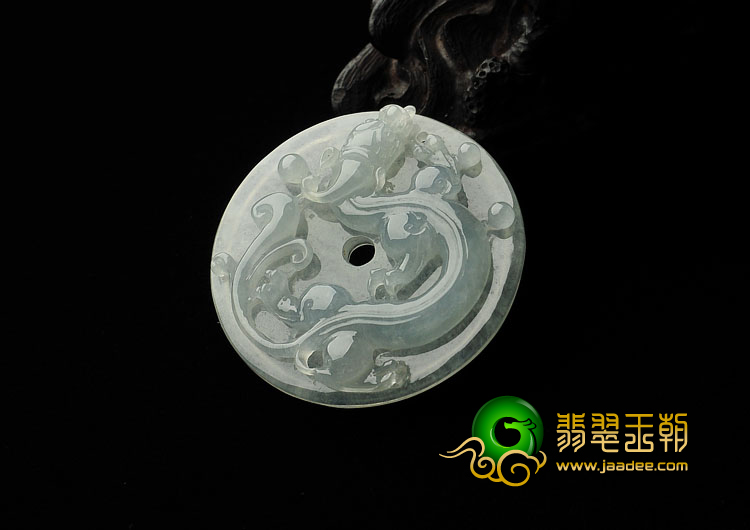 冰种晴水缅甸翡翠A货龙牌挂件