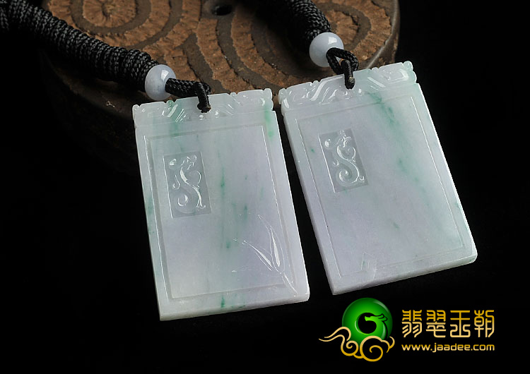 糯冰种春带彩缅甸翡翠A货仿古牌挂件（一对）