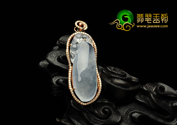 冰种略飘花缅甸翡翠A货镶玫瑰金福瓜胸坠（真钻）