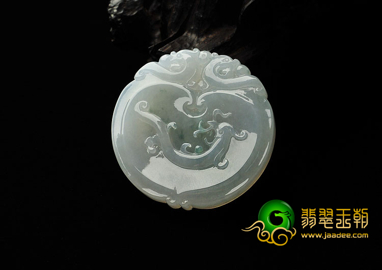 冰种略飘花缅甸翡翠A货龙凤牌挂件