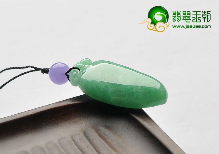 糯冰种翠色缅甸翡翠A货福瓜挂件