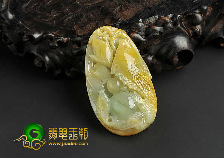 糯冰种黄加绿缅甸翡翠A货年年有余挂件