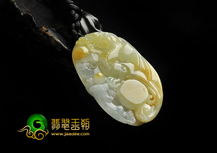 糯冰种黄翡缅甸翡翠A货飞龙在天挂件