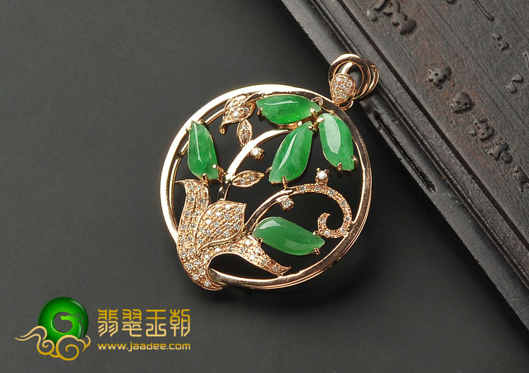 冰种翠色缅甸翡翠A货镶玫瑰金胸坠（真钻）