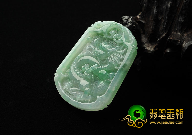糯冰种飘翠缅甸翡翠A货龙牌挂件