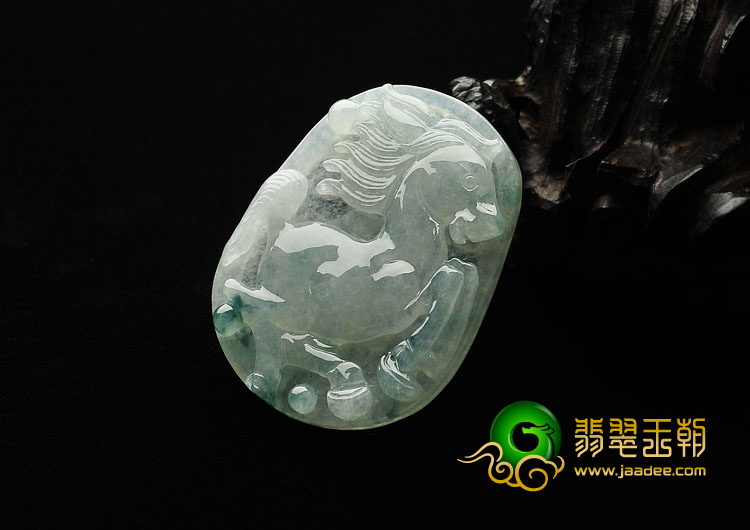 冰种飘花缅甸翡翠A货马牌挂件