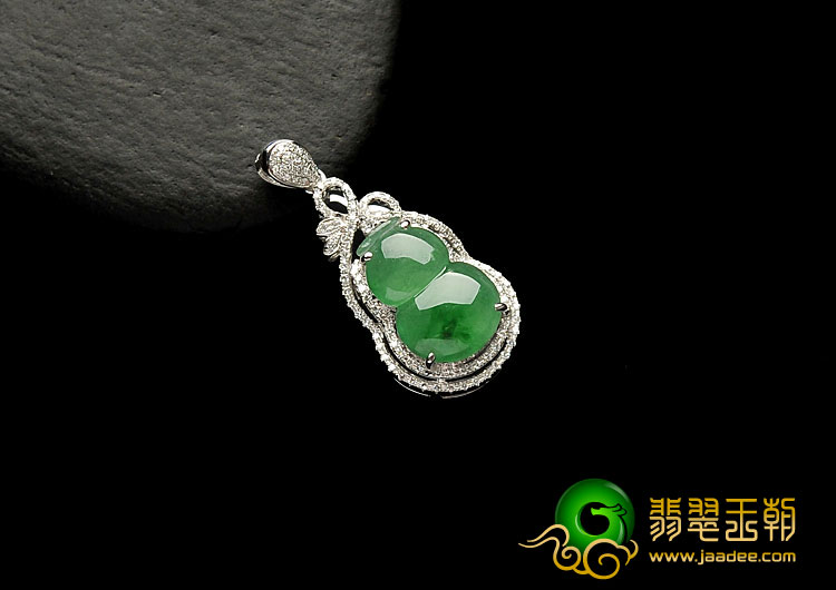 冰种飘翠缅甸翡翠A货镶白金葫芦胸坠（真钻）