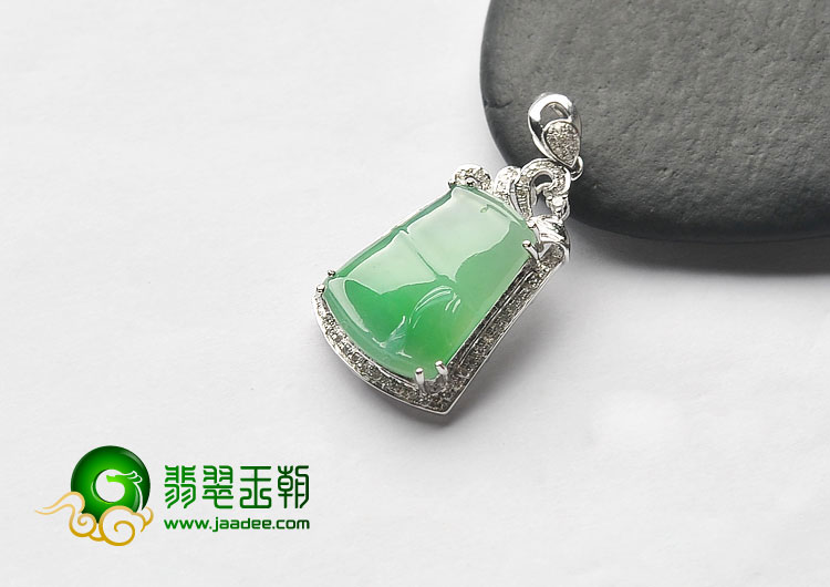 冰种翠色缅甸翡翠A货镶白金节节高胸坠（真钻）