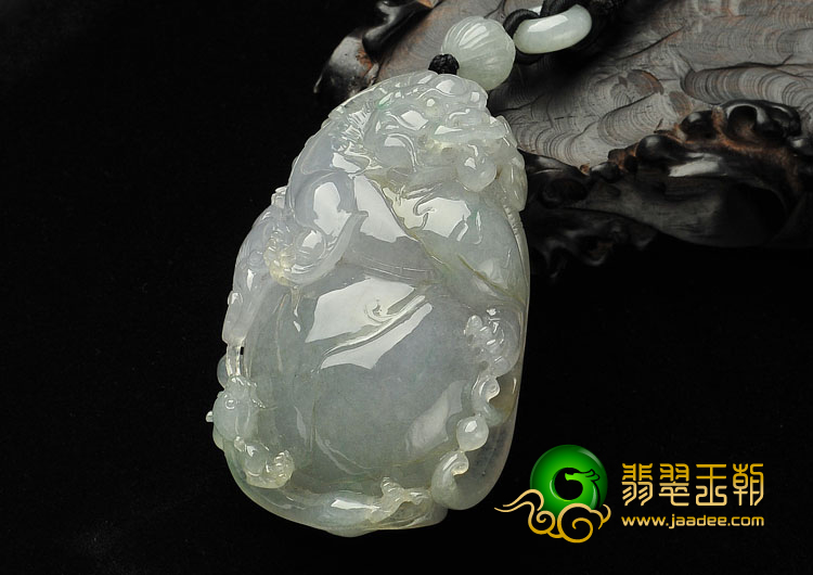 糯冰种晴水缅甸翡翠A货貔貅如意手玩件