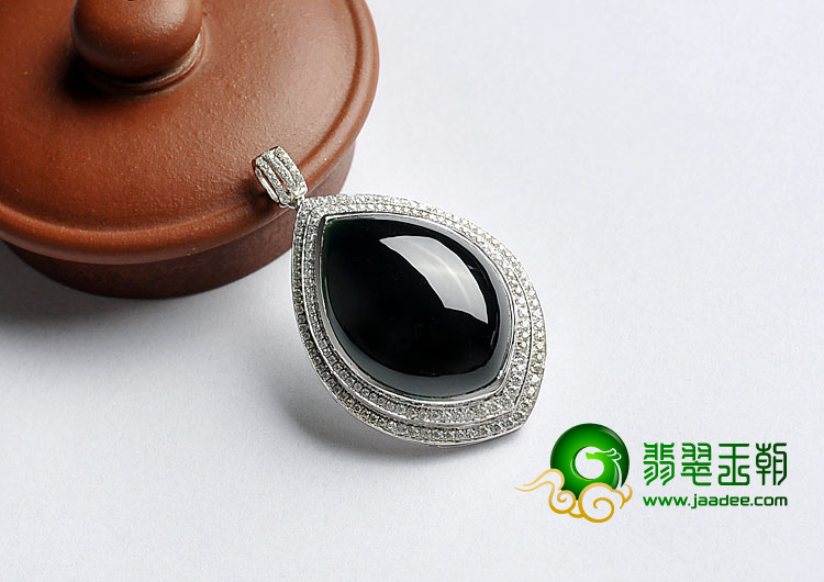 冰玻种墨翠缅甸翡翠A货银镀金水滴胸坠（水钻）