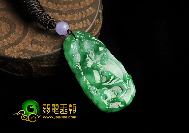 冰种翠色缅甸翡翠A货年年有余挂件