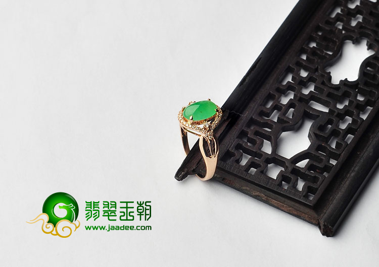 冰种翠色缅甸翡翠A货镶玫瑰金戒指（真钻）