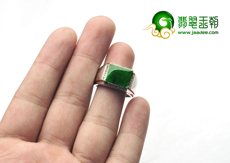 糯冰种浓绿缅甸翡翠A货镶白金戒指（真钻）