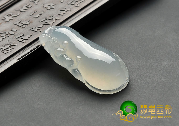 冰种晴水缅甸翡翠A货福瓜挂件