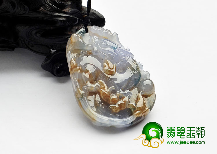 糯冰种三彩缅甸翡翠A货龙牌挂件