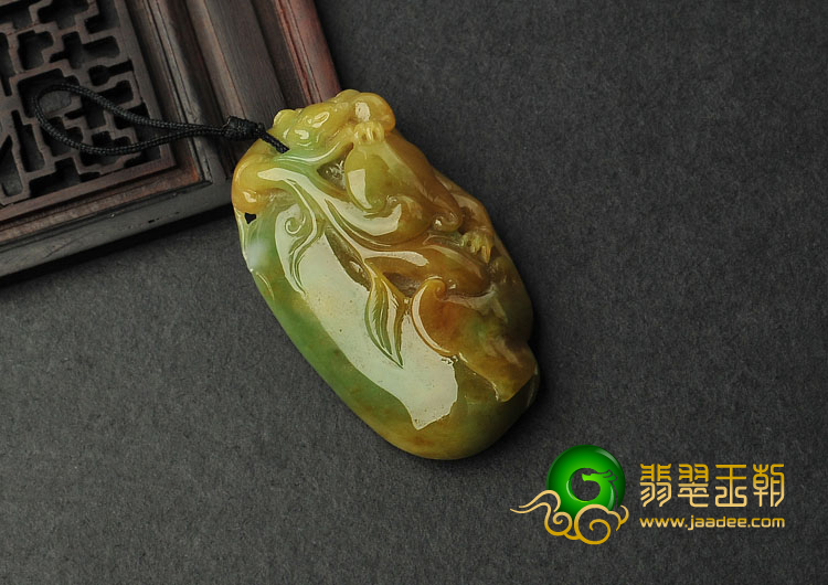 糯冰种黄加绿缅甸翡翠A货福寿瓜挂件