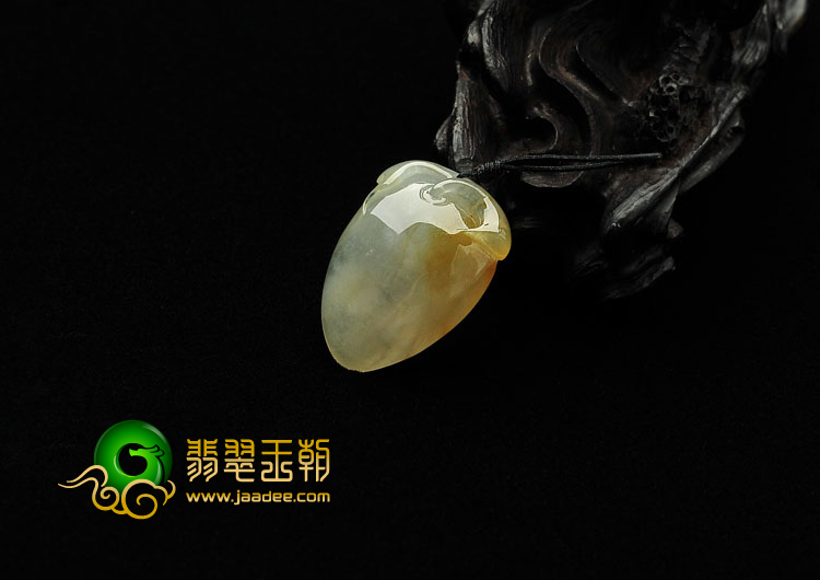 冰种黄翡缅甸翡翠A货寿桃挂件