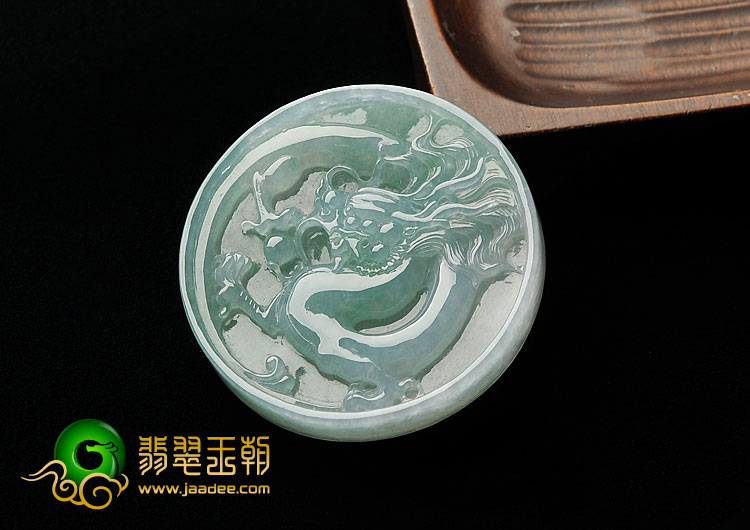 糯冰种晴水缅甸翡翠A货龙牌挂件
