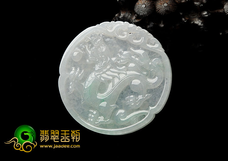 糯冰种飘翠缅甸翡翠A货龙牌挂件