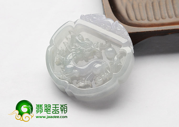 糯冰种晴水缅甸翡翠A货龙牌挂件
