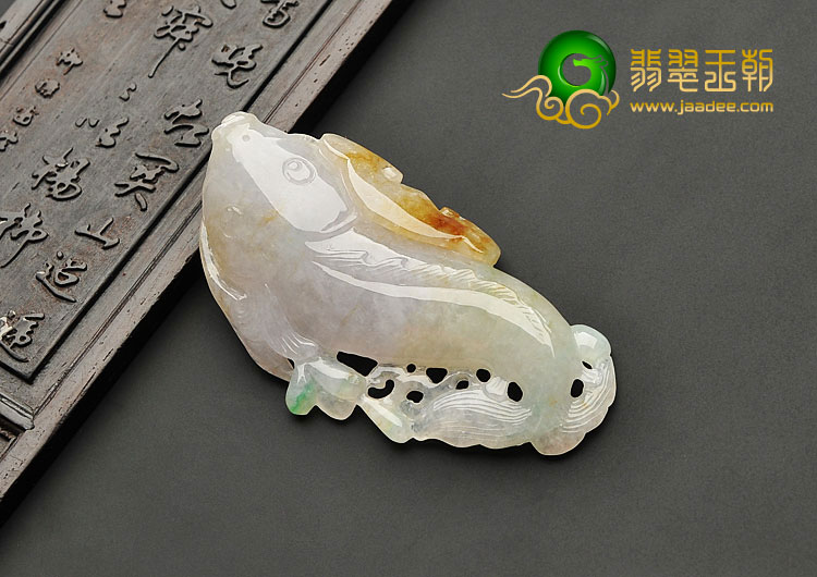 糯冰种三彩缅甸翡翠A货鱼挂件