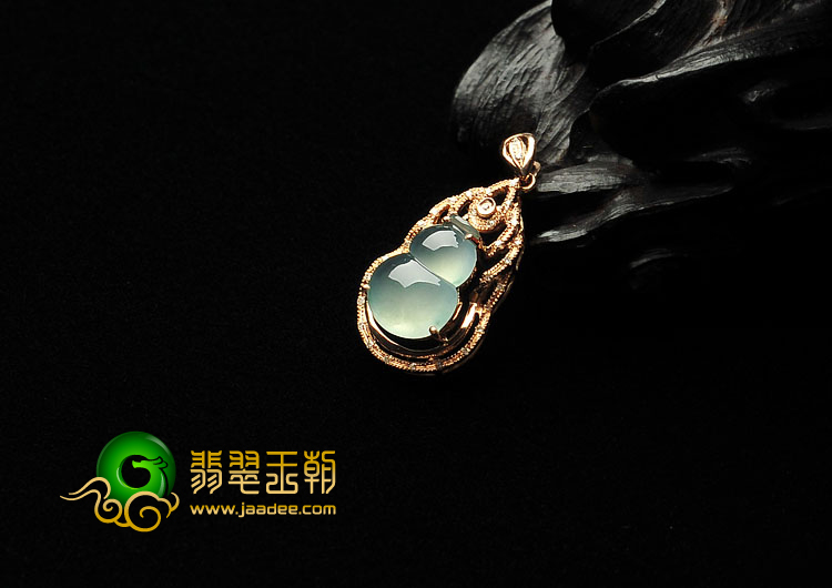 冰种略飘花缅甸翡翠A货镶玫瑰金葫芦胸坠（真钻）