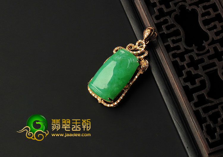 糯冰种翠色缅甸翡翠A货镶玫瑰金节节高胸坠（真钻）