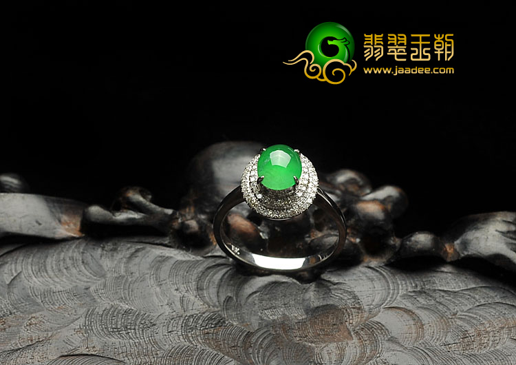 冰种阳绿缅甸翡翠A货镶白金戒指（真钻）
