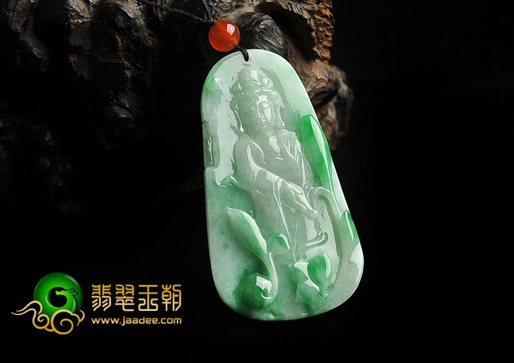 糯冰种翠色缅甸翡翠A货站观音挂件