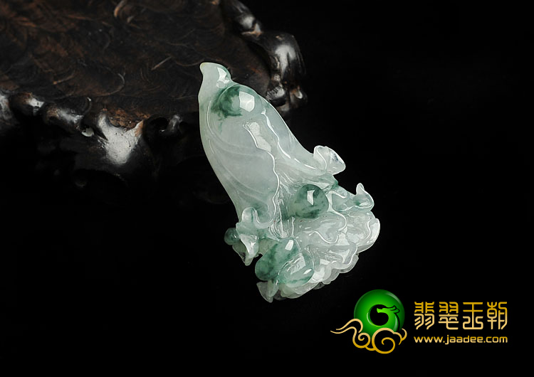 冰种飘花缅甸翡翠A货白菜挂件