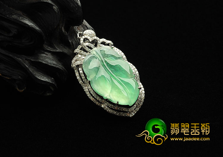 冰种绿晴水缅甸翡翠A货镶白金金枝玉叶胸坠（真钻）