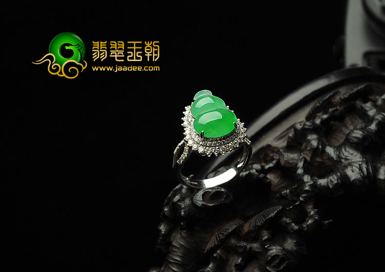 冰种翠色缅甸翡翠A货镶白金葫芦戒指（真钻）