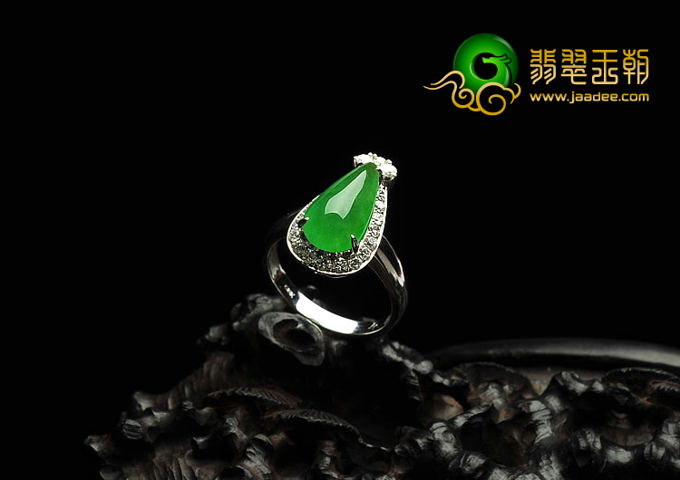 冰种翠色缅甸翡翠A货镶白金水滴戒指（真钻）