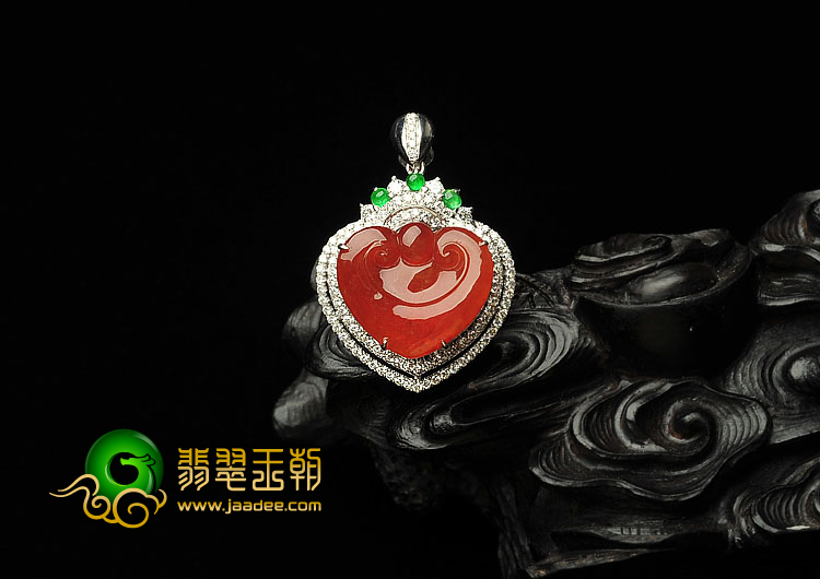 冰种红翡缅甸翡翠A货镶白金如意胸坠（真钻）