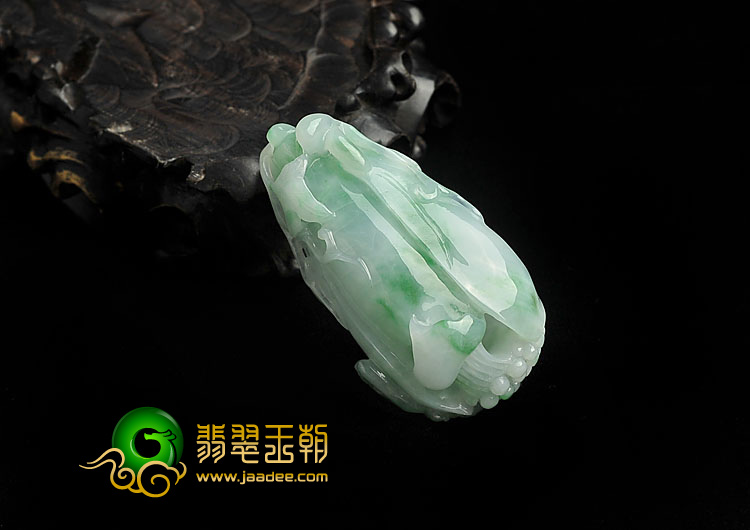 糯冰种飘花缅甸翡翠A货玉兰花挂件