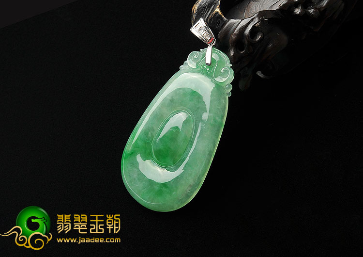 冰种翠色缅甸翡翠A货如意（金扣）