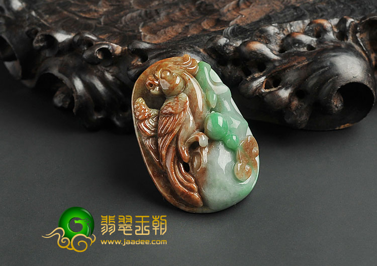 糯冰种三彩缅甸翡翠A货鹦鹉挂件