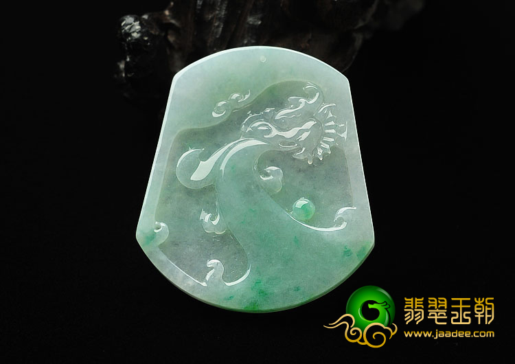 糯冰种飘翠缅甸翡翠A货龙牌挂件