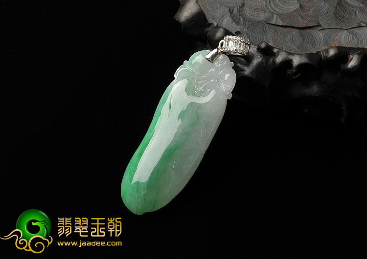 冰种飘翠缅甸翡翠A货福瓜挂件