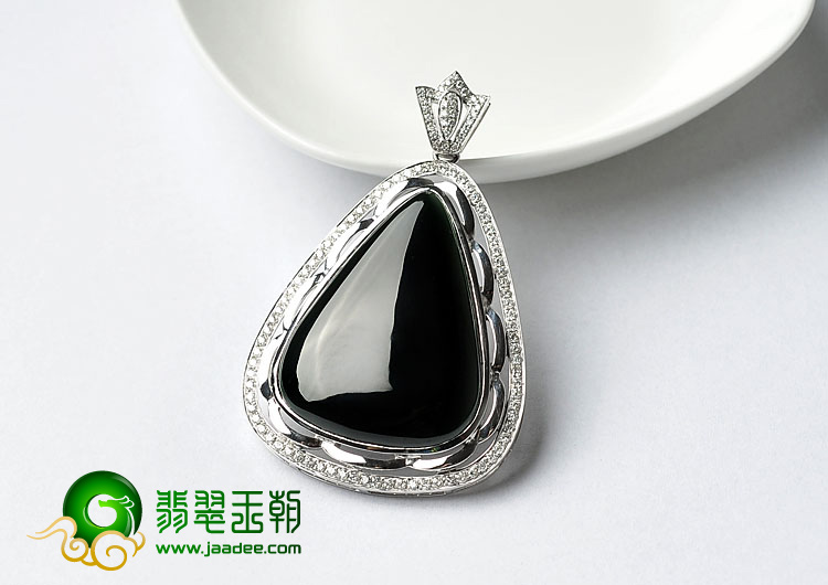 玻璃种墨翠缅甸翡翠A货镶白金胸坠（真钻）