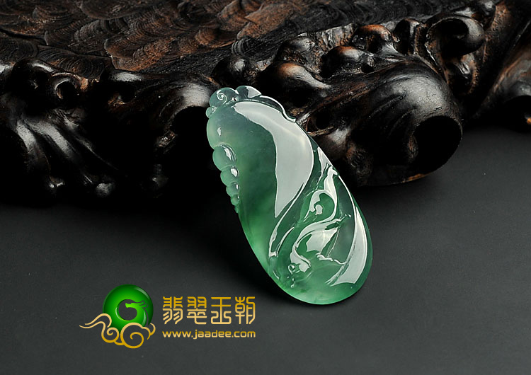 冰玻种飘花缅甸翡翠A货福瓜挂件