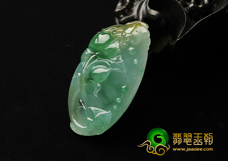 冰种三彩缅甸翡翠A货年年有余挂件