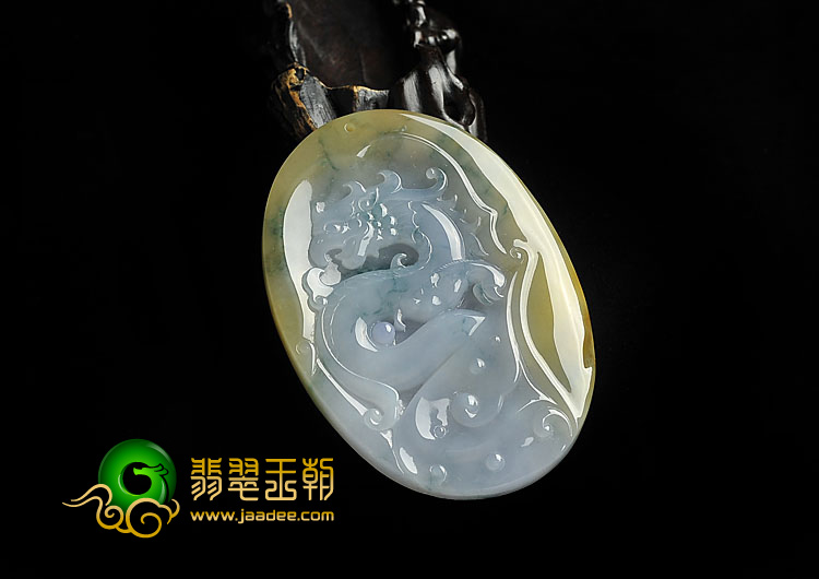 冰种黄翡飘花缅甸翡翠A货龙牌挂件