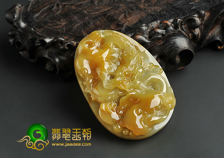 糯冰种褐黄翡飘花缅甸翡翠A货龙牌挂件