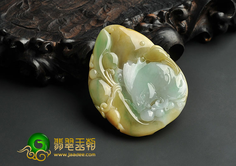 糯冰种三彩缅甸翡翠A货年年有余挂件