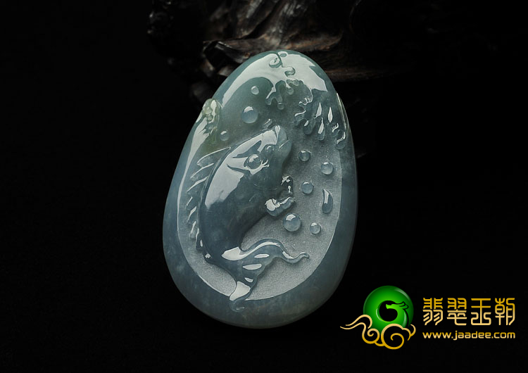 糯冰种蓝水缅甸翡翠A货年年有余挂件