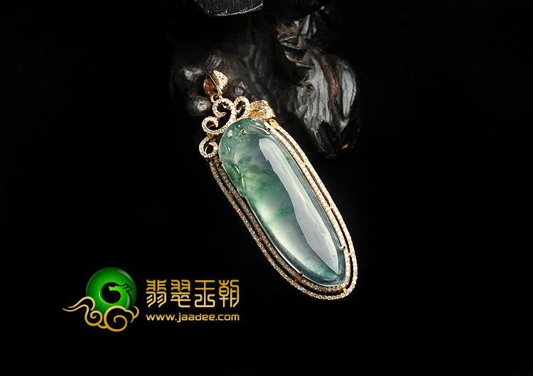 冰种飘花缅甸翡翠A货镶玫瑰金福瓜胸坠（真钻）