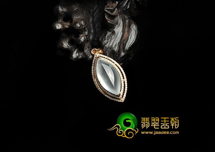 冰种飘花缅甸翡翠A货镶玫瑰金胸坠（真钻）