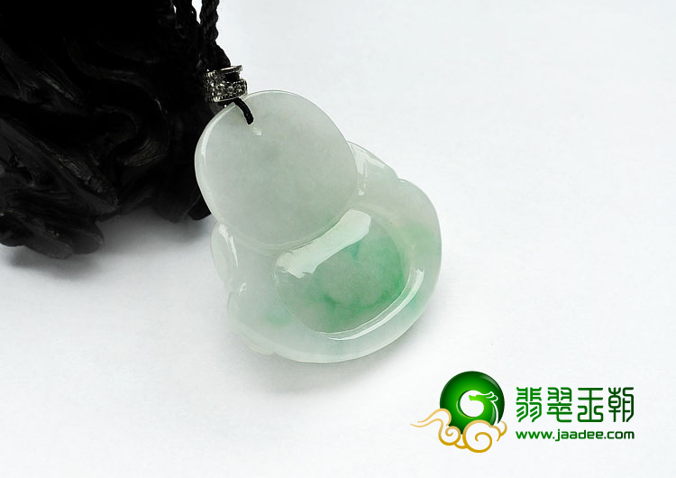 糯冰种略飘翠缅甸翡翠A货玉佛挂件