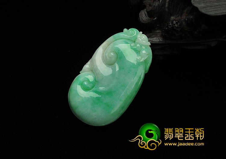 糯冰种翠色缅甸翡翠A货如意挂件